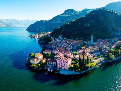 Lombardia, numeri in crescita per l’estate 2026 mentre viene approvato il Piano triennale del turismo