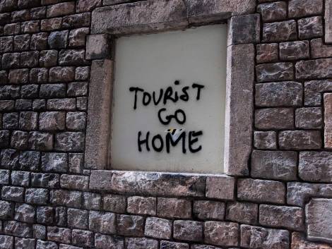 Spagna, sta per tornare l’incubo degli attivisti anti-turismo