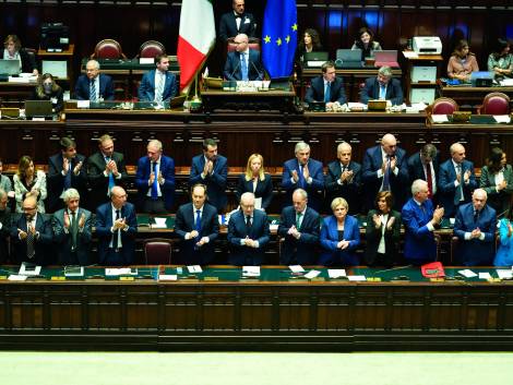 Meloni: “Sugli affittibrevi decidail Parlamento”