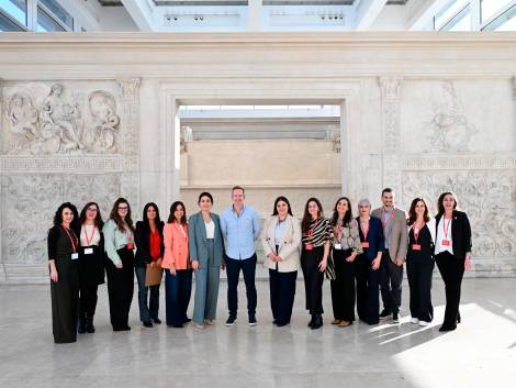 Intrepid Travelsbarca a Romae cerca partner