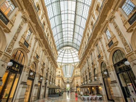 Milano, calano le presenze in centro d’estate: i dati Confcommercio