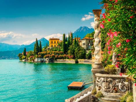 Il lago di Como e la paura overtourism: “Guardiamo a Venezia”