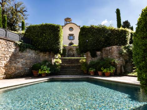 Mandarin espandele ville: a Firenze,Puglia e Sardegna