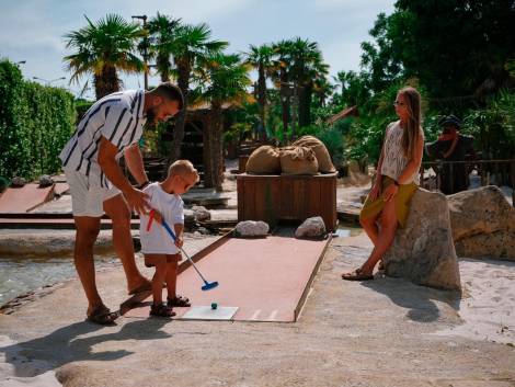 Caribe Bay, apre il minigolf tematizzato Caribbean Golf