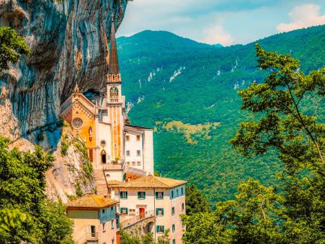 Santuario della Madonna della Corona