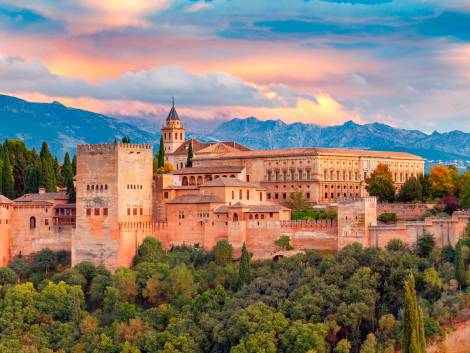 Granada: attività turistica regolaredopo il sisma