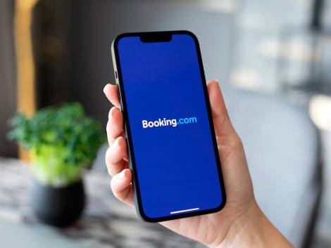 Booking.com sotto la lente dell’Antitrust, l’Ota: “Stiamo collaborando”