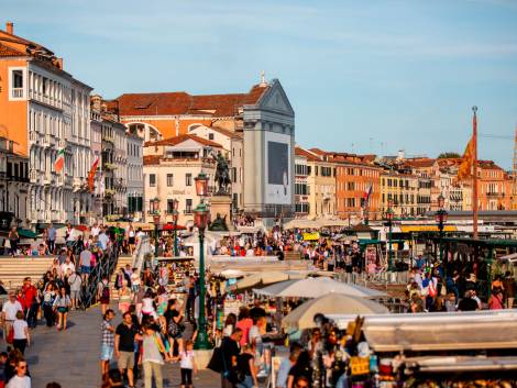 Venezia, al vaglio l’ipotesi di innalzare il ticket fino a 30 euro