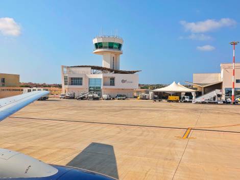 Sicilia, stop all’addizionale per i piccoli aeroporti