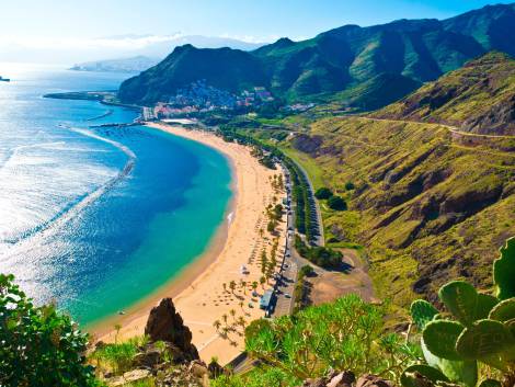 La spiaggia Las Teresitas a Tenerife