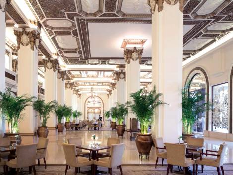La lobby del Peninsula Hotel di Hong Kong