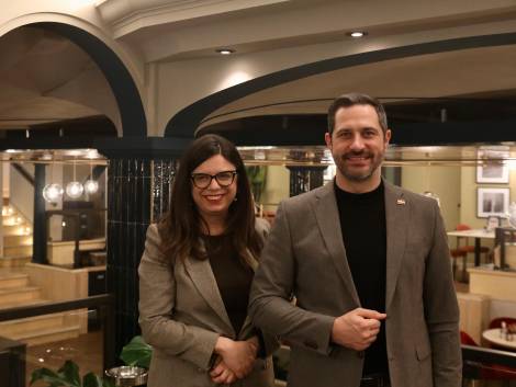 Tonci Glavina, ministro del turismo e dello sport della Repubblica di Croazia, insieme a Viviana Vukelic, direttrice dell'Ente nazionale croato per il turismo.