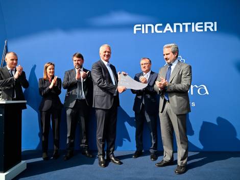 Explora Journeyscompleta la flottacon un triplo evento