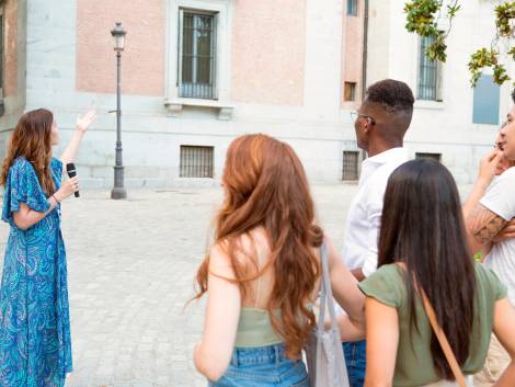 Guide turistiche, il Mitur avvia la procedura digitale per il riconoscimento delle qualifiche estere