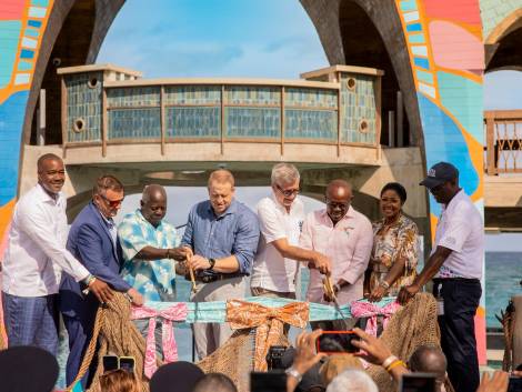 Royal Caribbean: taglio del nastro per il Royal Beach Club Paradise Island