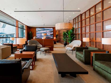 Cathay Pacific e il lusso antropocentrico della nuova lounge The Bridge