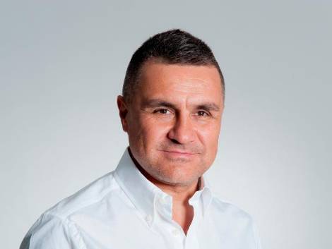 Fiavet al seggio /1Pileri guidail fronte dei piccoli