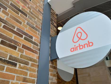 Airbnb, nuovastrettain Francia