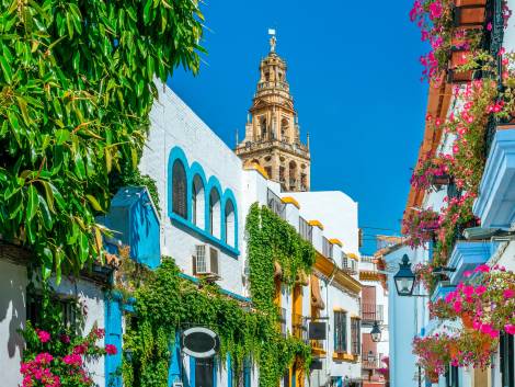 La Spagna accelera: 44,5 milioni di turisti nel semestre