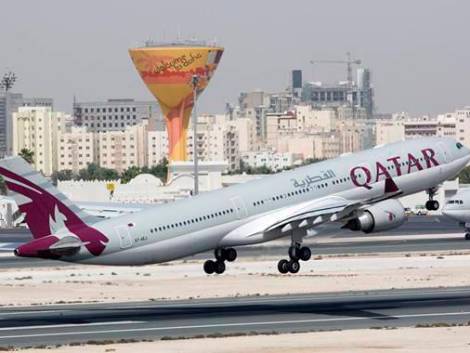 Qatar Airways mette a terra gli A380 per due mesi