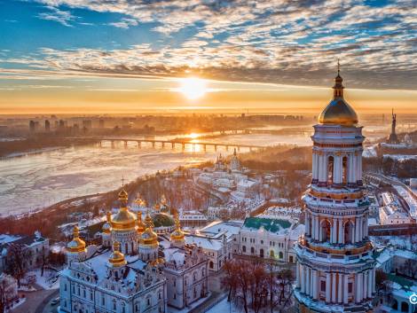 Ucraina versola riapertura deivoli commerciali