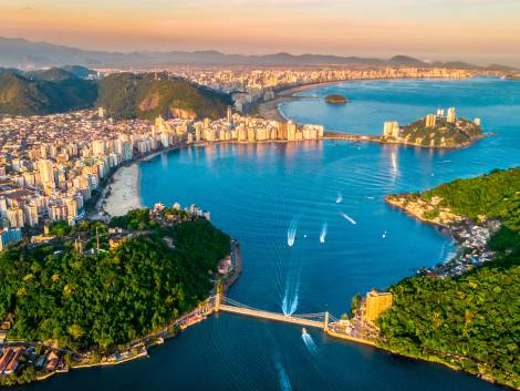 La baia di São Vicente, nello Stato di São Paolo
