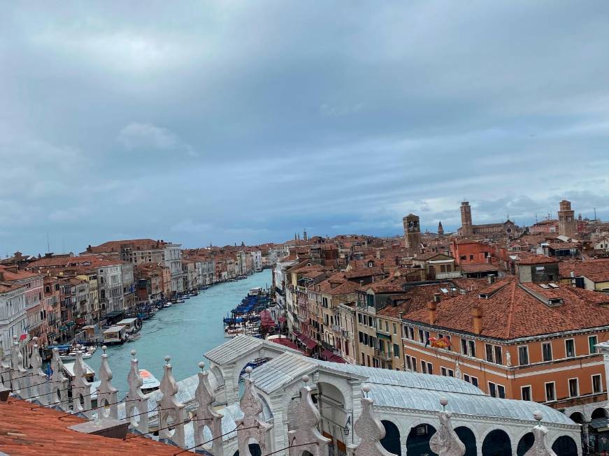 Inside Fondaco dei Tedeschi, shopping immaginifico a Venezia. La gallery