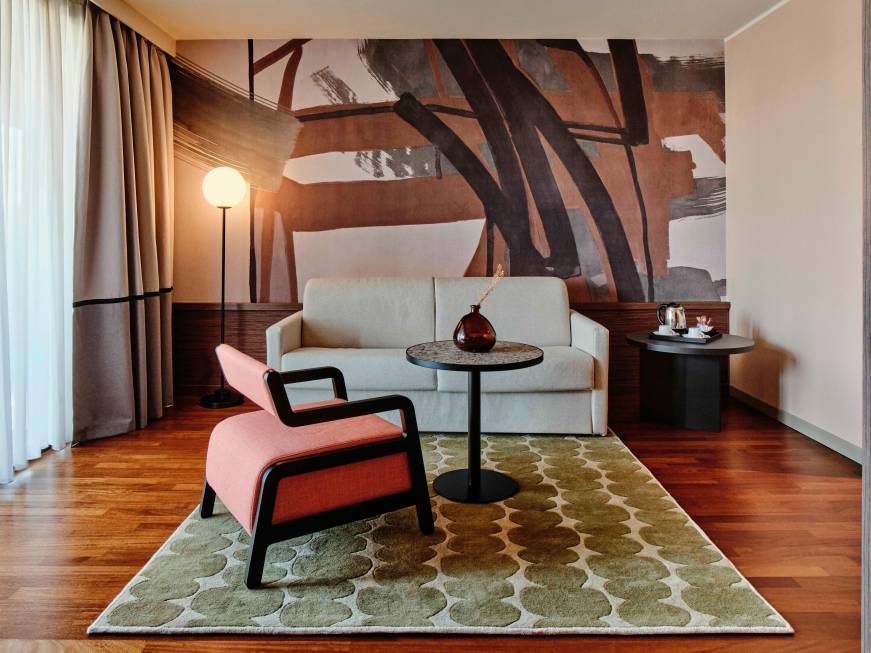 Crowne Plaza, il salotto di una delle suite