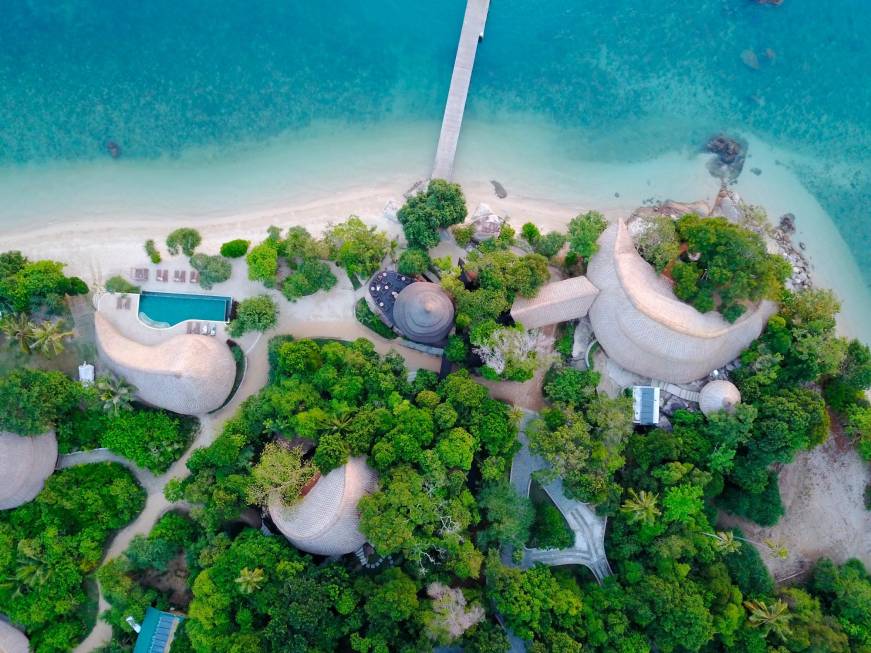 Alla scoperta di Cempedak, isola privata per il lusso sostenibile in Indonesia. La gallery