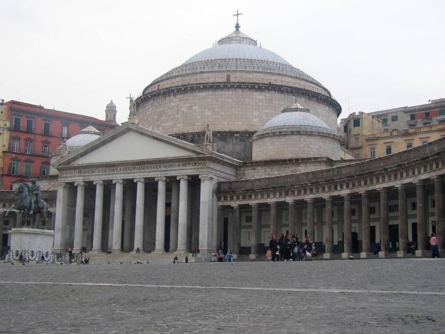 Napoli poloturisticodel Mezzogiorno