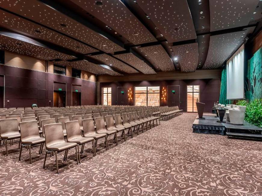 Organizzate il vostro evento d’eccezione a Monaco! Scoprite l’offerta unica del Resort Monte-Carlo Societé des Bains de Mer: hotel 4 e 5 stelle, sale iconiche e attività su misura per i vostri meeting