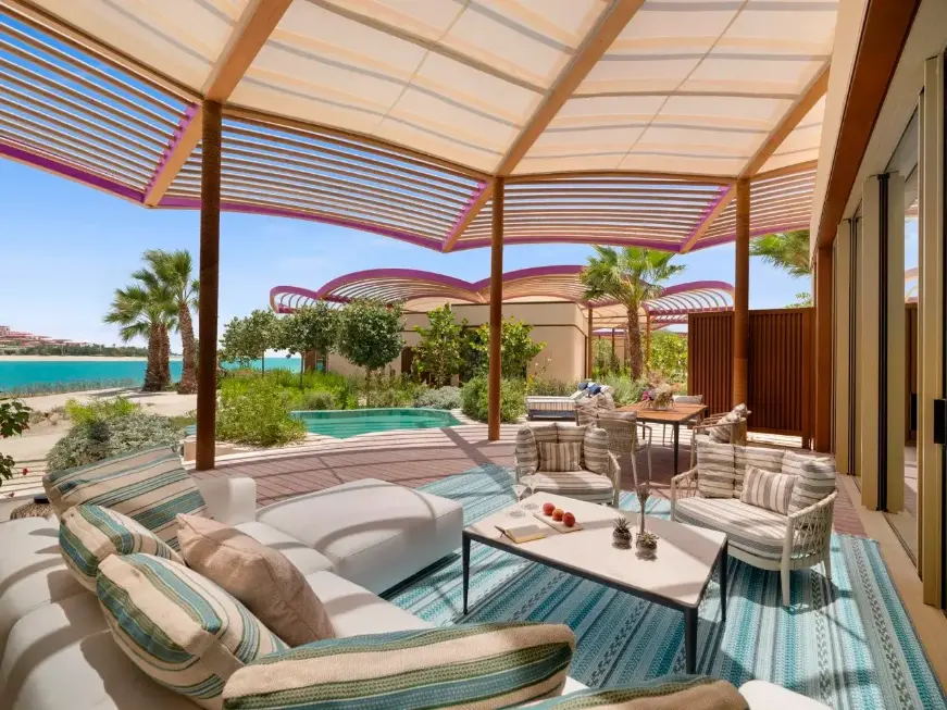 Raffles The Red Sea apre le porte a Shura Island