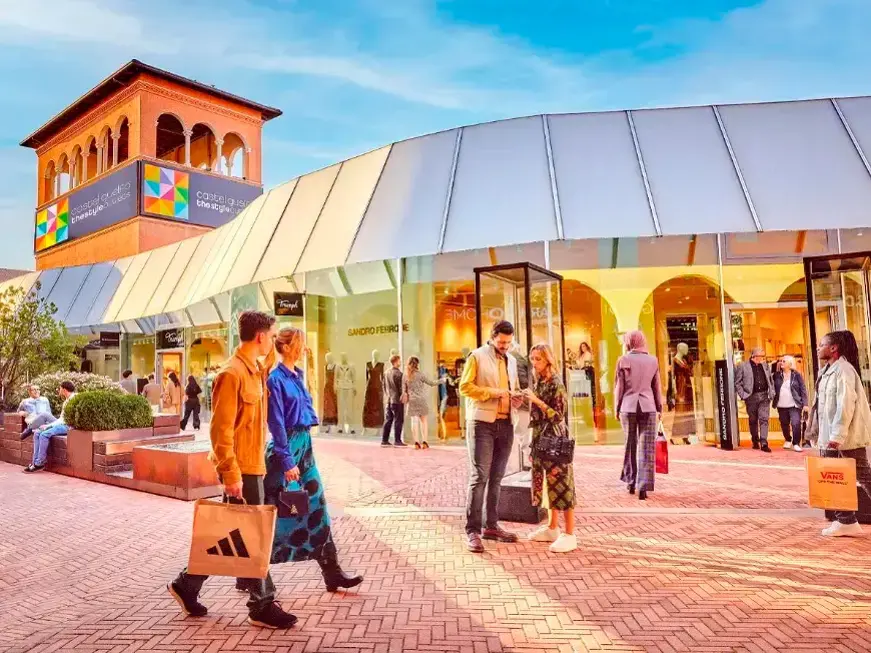 Neinver, l’exploit della clientela internazionale: le cifre dell’estate