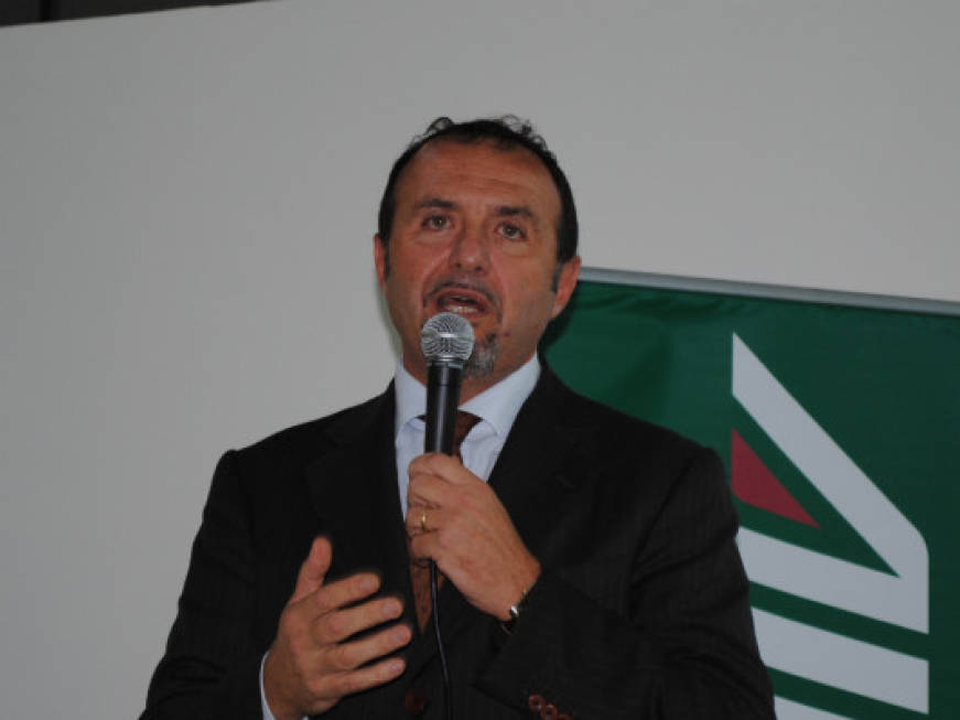 Alitalia:appello alle agenzie