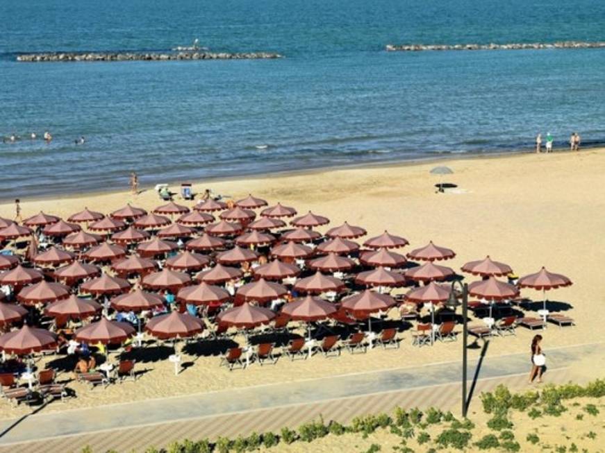 Abruzzo: spiagge da tutto esaurito, ma arrivano i primi segni di calo