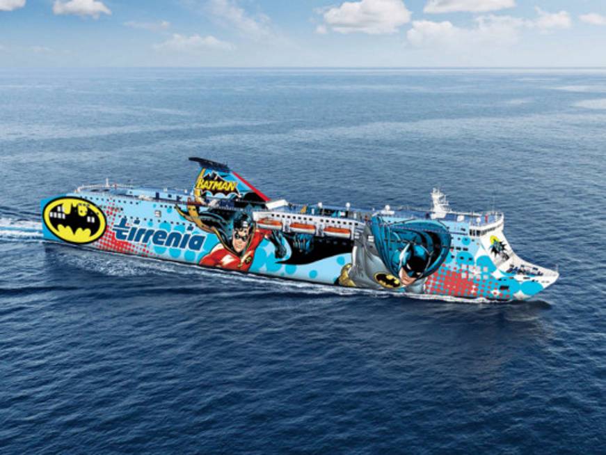 Batman colora le navi Tirrenia: restyling della flotta a prova di supereroe