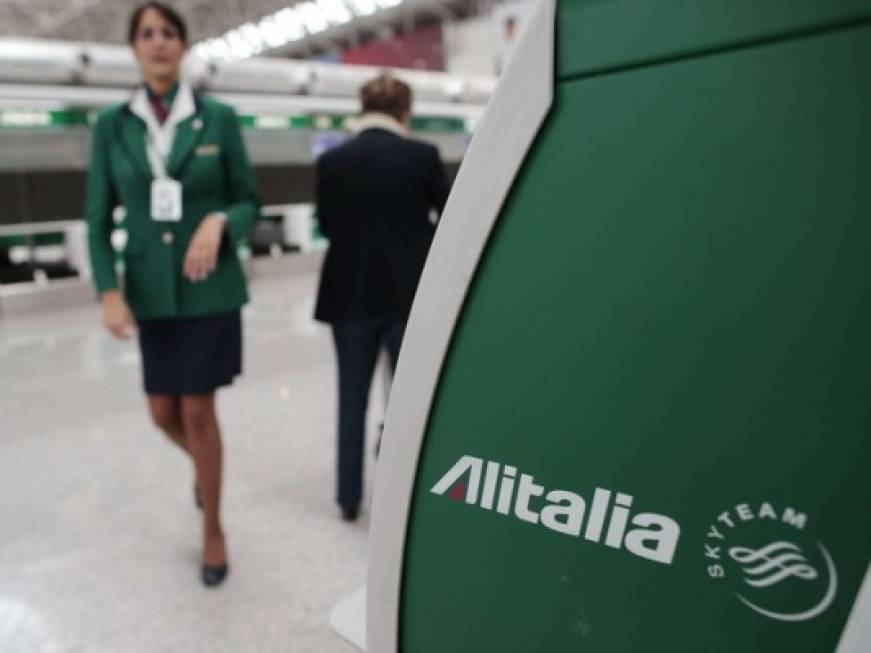 Alitalia, bagagli tracciati: arriva la certificazione Iata del sistema antismarrimento