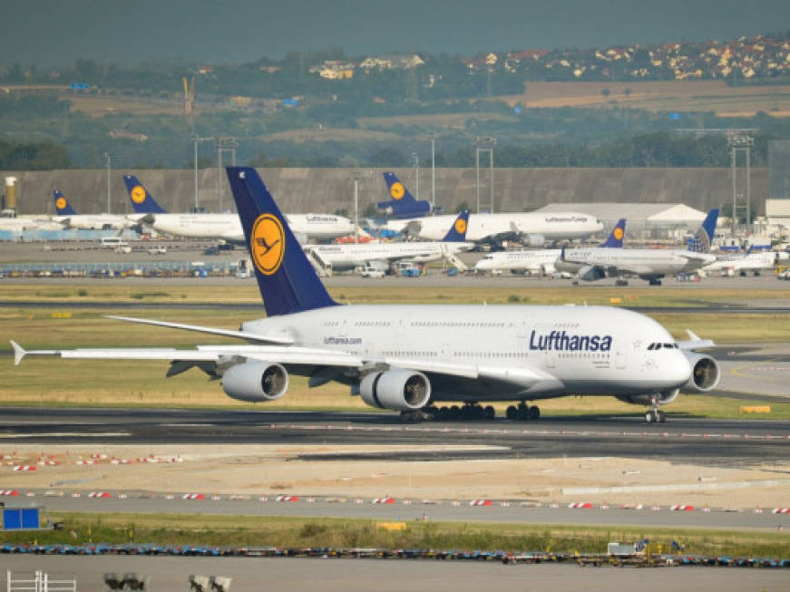 Lufthansa: lo stato tedesco inizia la dismissione delle quote
