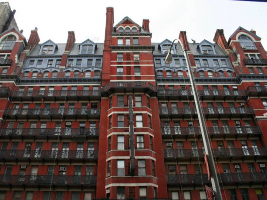 A New York riapre l’Hotel Chelsea, la casa degli artisti cult della Grande Mela