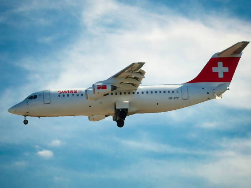 Anche Swiss riduce i voli: tagli tra agosto e ottobre