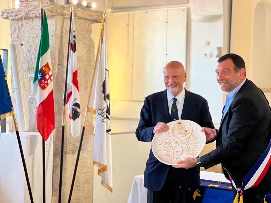 Moby, a Vincenzo Onorato la cittadinanza onoraria di Bonifacio