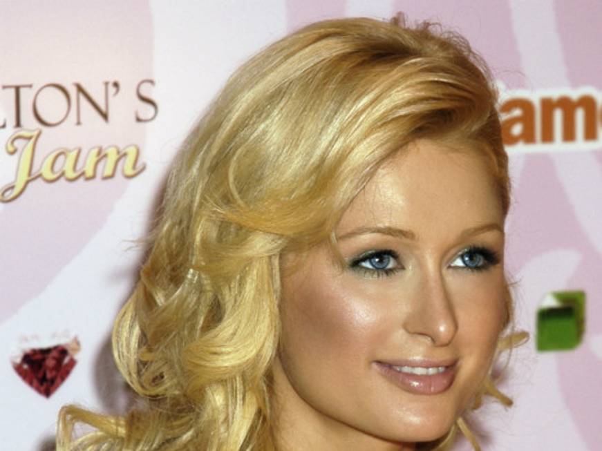 Paris Hilton apre a Ibiza un hotel con il suo nome