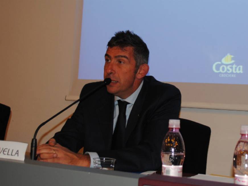 Andrea balla da solo