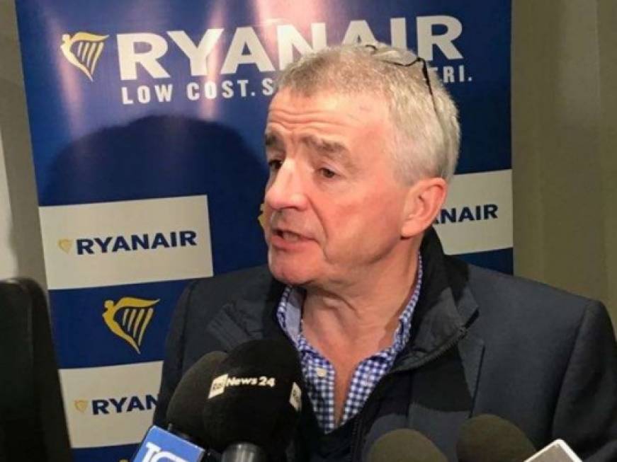 Ryanair abbassa le previsioni sugli utili