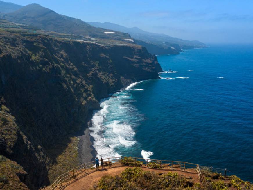 Canarie, estesa l’assicurazione anti-Covid per i turisti