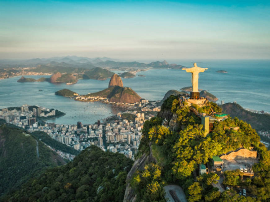 Brasile: il governo Lula introduce un tetto al costo dei biglietti aerei