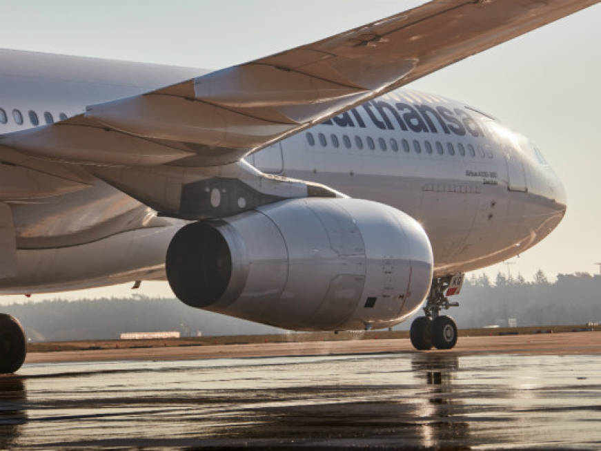 Lufthansa, vendite giù: in arrivo altri tagli