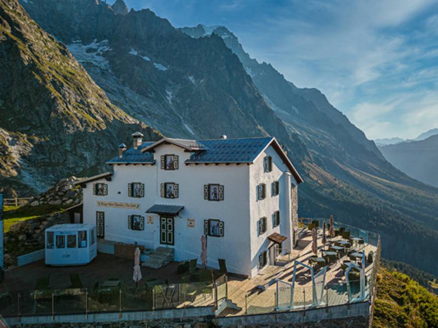 Apre la nuova terrazza panoramica nella stazione intermedia di Skyway Monte Bianco