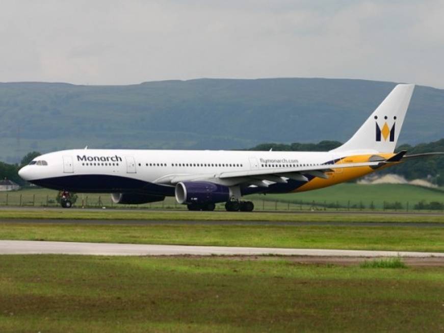 Un milione di pax a terraBufera Monarch Airlines