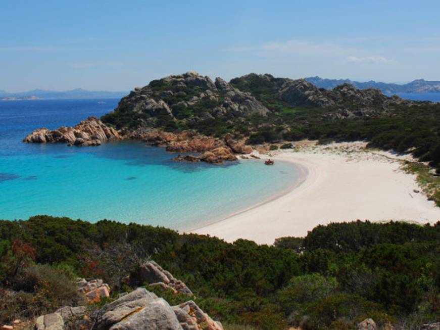 Sardegna, l&amp;#39;isola di Budelli all&amp;#39;asta per meno di tre milioni